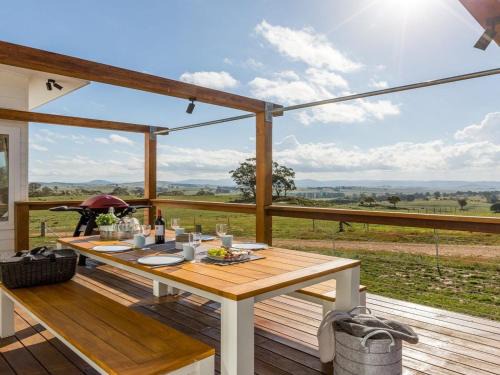 Durran Durra House | On a Hill