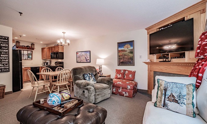Sunday River Area Condo | On Mountain two bedroom unit sleeping 8