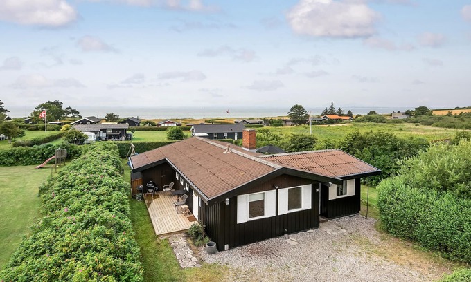 Høruphav House | On one of the best plots of Kegnæs, with beautiful views over the sea, awaits you this beautiful and