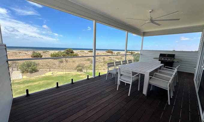 Yorke Peninsula House | On Point- 5 bedroom modern beachfront holiday home - Off peak special!