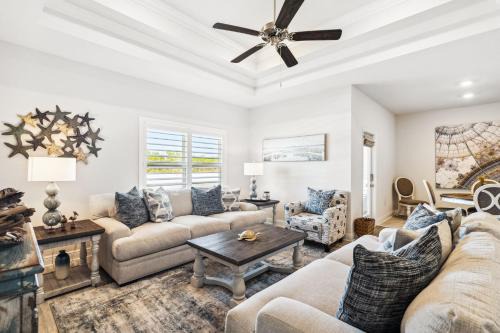 Port St. Joe House | On Seabatical in Windmark Resort! - Bikes, Walk to Beach, Pool, Beach Gear, Golf Cart Incl!