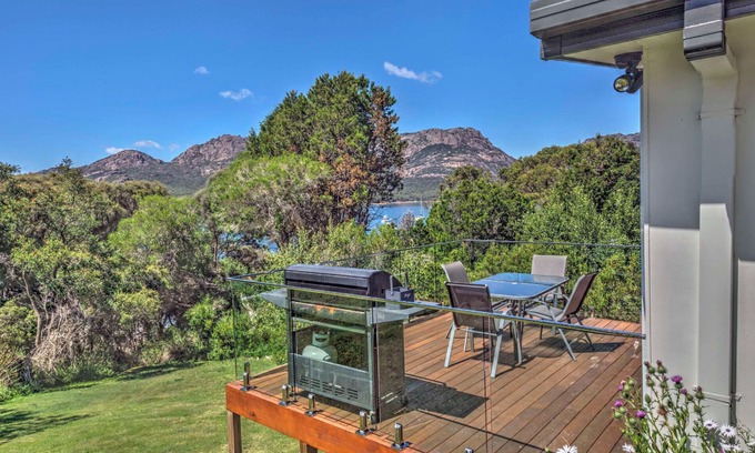 Coles Bay Apartment | On the Beach 2 - Freycinet Holiday Houses