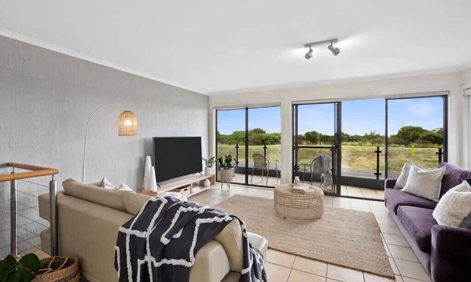 Torquay Apartment | On The Esplanade - Oceanfront Apartment