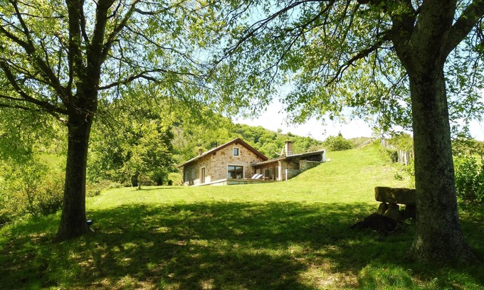 Itxassou House | On the ridges of Mondarrain mountain