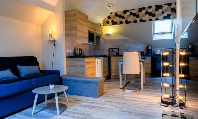 Duingt Apartment | On the shore of Lake Annecy, Loft-style accommodation in a residence with private beach