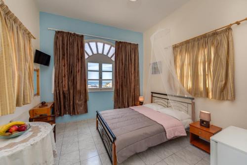 Perissa Apartment | Onar Rooms & Studios