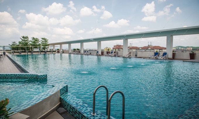 Seri Kembangan Hotel | One Amerin Mall & Suites