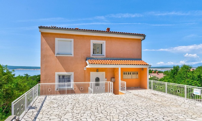 Klanfari Apartment | One bedroom apartment with balcony and sea view Dramalj, Crikvenica (A-20803-a)