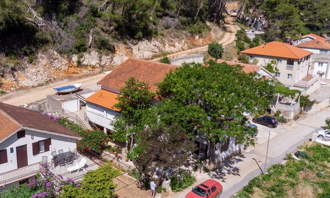 Zastrazisce Apartment | One bedroom apartment with balcony and sea view Cove Vela Stiniva, Hvar (A-14511-c)