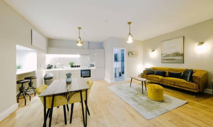 Patchway Apartment | One Bedroom Apartment Close to MOD