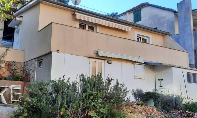 Cove Basina (Jelsa) Apartment | One bedroom apartment near beach Basina, Hvar (A-9673-a)