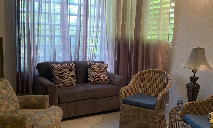 Estate Sion Hill Apartment | One-bedroom apartment on St Croix; AC, WiFi, near shopping center & restaurants