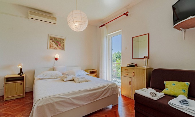Stankovici Apartment | One bedroom apartment with balcony and sea view Orebić, Pelješac (A-10178-b)