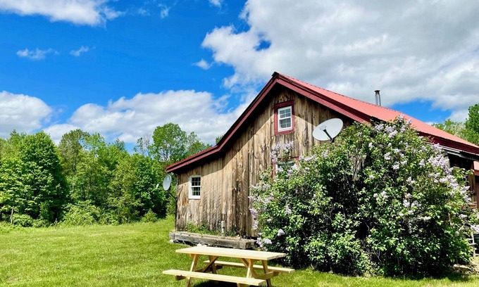 East Burke Cabin | One Bedroom Guest Cabin, with Loft Space - on NEK Biking and VAST Trails