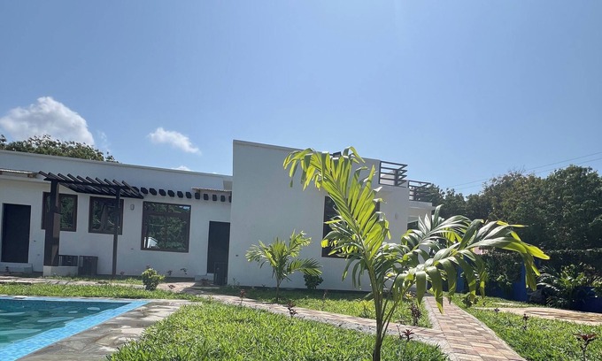 Gede Resort | One-Bedroom Hideaway – A Cozy Retreat Within Walking Distance to Kilifi Beach