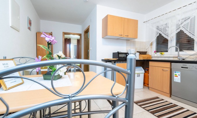 Sibuljina Apartment | One bedroom apartment with balcony and sea view Tribanj Šibuljina, Paklenica (A-17818-b)