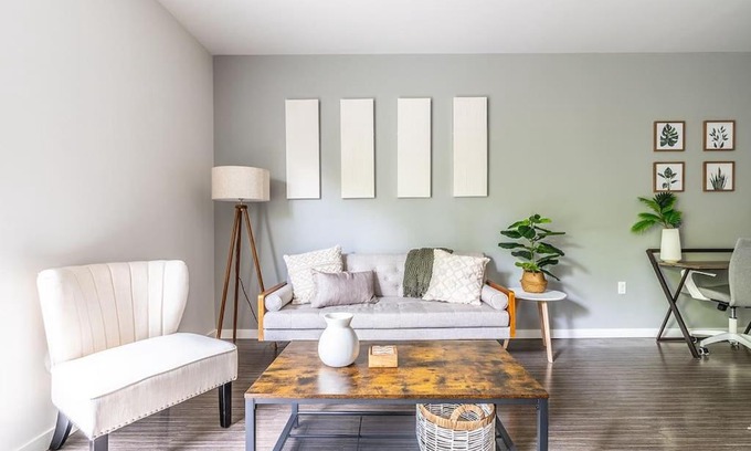 Minor Apartment | One bedroom luxury apartment (Gym, Wifi, Parking, Rooftop Deck)
