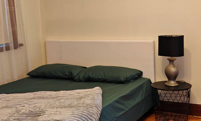 Melbourne House | One Family Suite in Melbourne|Walk to Camberwell Market & Deakin|Free Parking