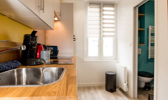Anatole France Danton Apartment | One night in Le Havre (Franklin)