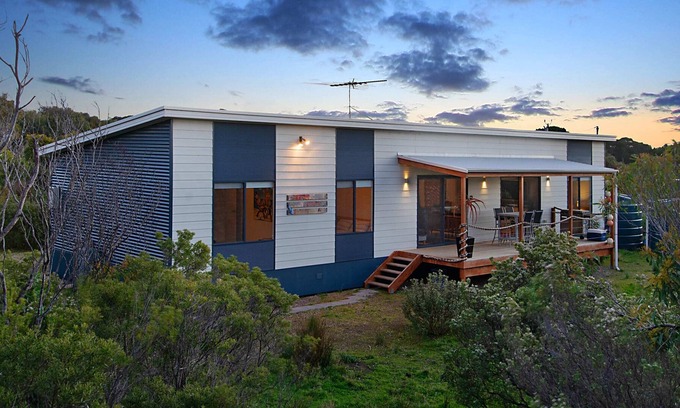 Pelican Lagoon House | One One Two Kangaroo Island Family Beach Shack