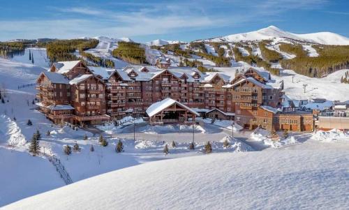 Peak 8 Apartment | One Ski Hill Place 8307 - Ski-In Ski-Out Apartment