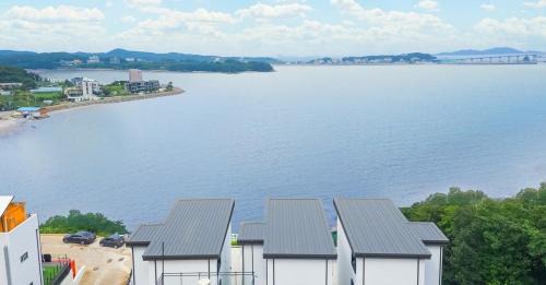 Suwon House | Ongjin Guardians Pool Villa