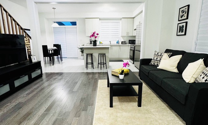 Thorold House | Only 10 minutes away from Niagara Falls! Beautiful brand new 3 bedroom house.