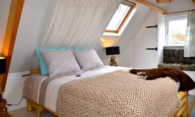 Schoorl House | Only 1200m from the beach: beautiful, modern and comfortable apartment