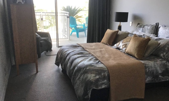 Papamoa Beach House | Only a few steps to the beach