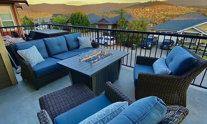 Black Mountain House | Only Minutes From Everything Kelowna Has To Offer! Licensed!