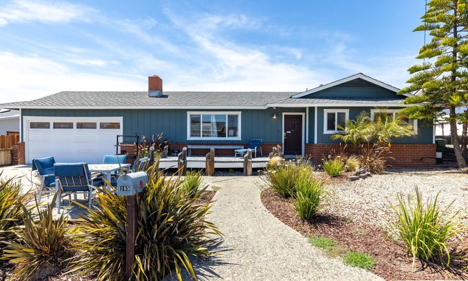 Morro Bay House | Only One Block to The Beach!