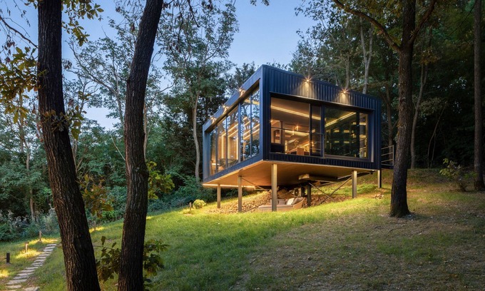 Szentendrei Cabin | Only You.nSee and hear the closeness of nature in this unique accommodation.