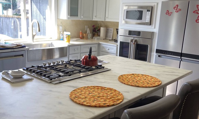Puyallup House | Open concept with modern kitchen 5 minutes from fairgrounds/downtown Puyallup