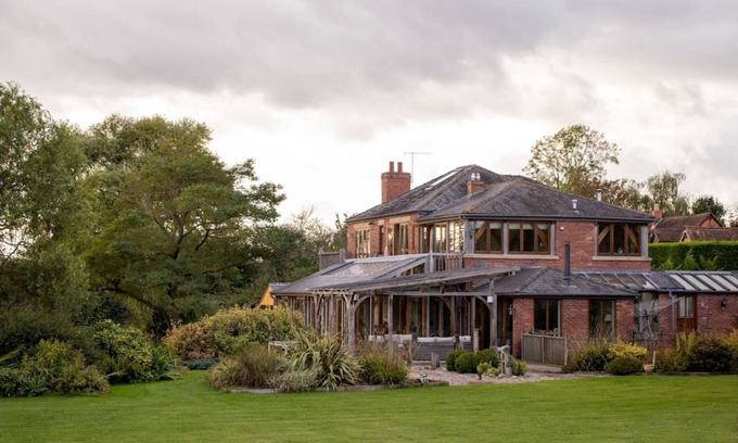 Weston under Penyard House | Open plan country home ideal for restful getaways