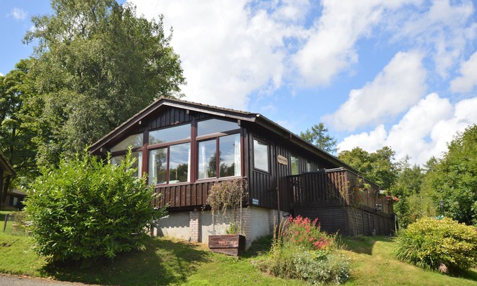 Kilmun Ski Chalet | Open plan lodge with stunning views, near Dunoon, sleeps 4, pet friendly