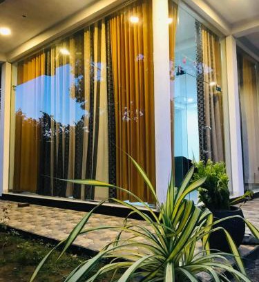 Weerawila Hotel | Ops Poinix Hotel