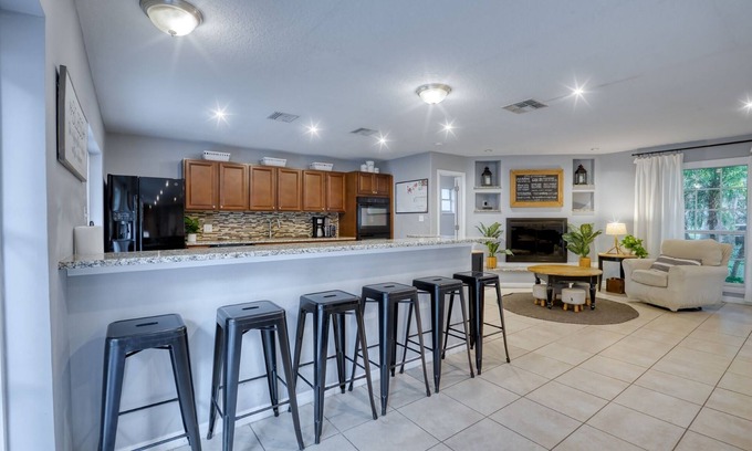 Oviedo House | Opuluxe Modern Palm Oasis