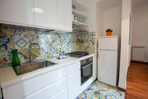 Mergellina Apartment | Orazio on the castle by Dimorra