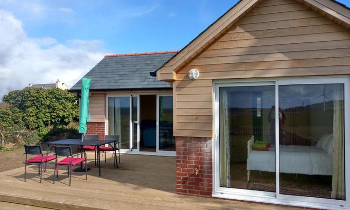 Liskeard House | Orchard Chalet