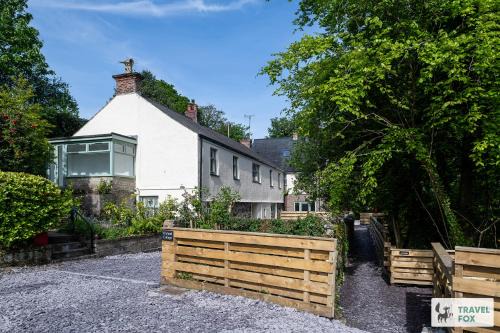 Bont Newydd House | Orchard Cottage and Hot Tubs - 15mins To Snowdon