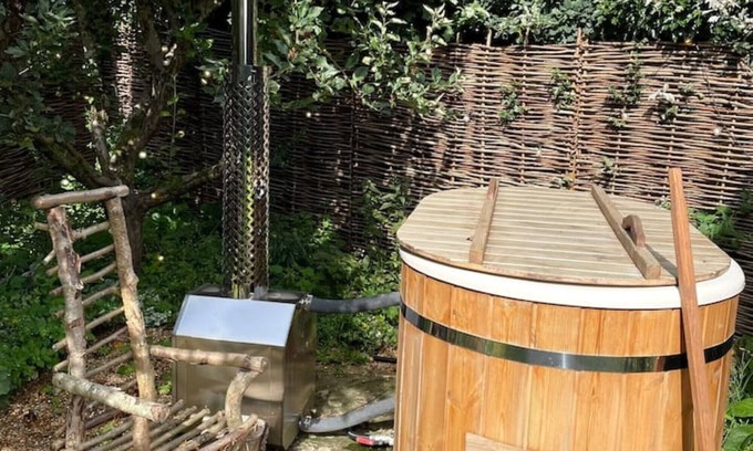Chilworth Cabin | Orchard Hut - Surrey Hills