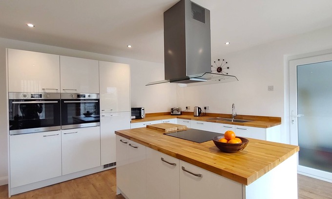 Kempsford House | Orchard View - 4-Bed Home In Kempsford, Cotswolds