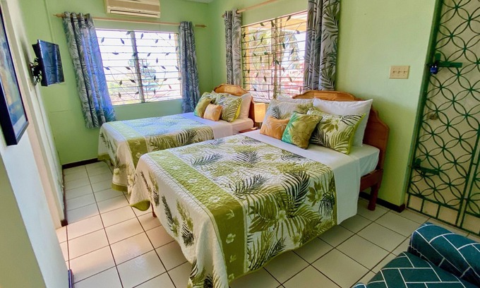 Montego Bay Bed & Breakfast | Orchid Garden at The Blue Orchid B&B with Pool