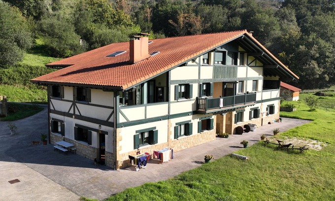 Olaskoegia Ski Chalet | Oribarzar - Cozy semi-detached home in the countryside by Egona