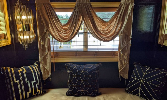 Sequim Hotel | Orient Express at Olympic Railway Inn - Pet Friendly