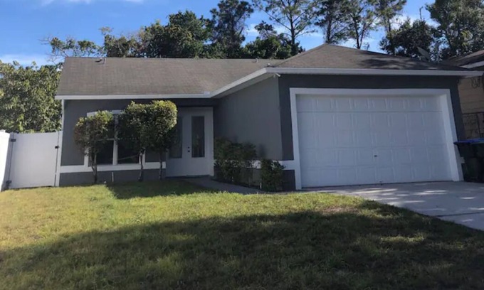Orlovista House | Orlando 4 BR Home Centrally Located on Dead End St