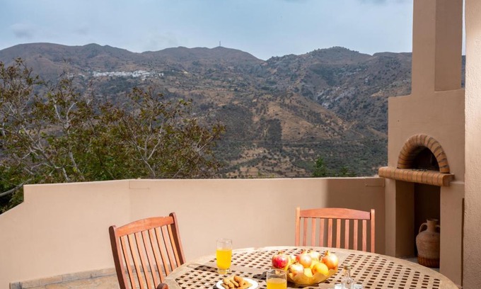 Orne House | Ornus Traditional House