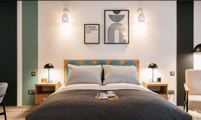 Ursus Apartment | ORSO City Studio with king size bed