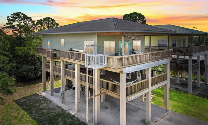 Salem House | Osprey Landing at Cedar Island, Waterfront home - private boat ramp access included