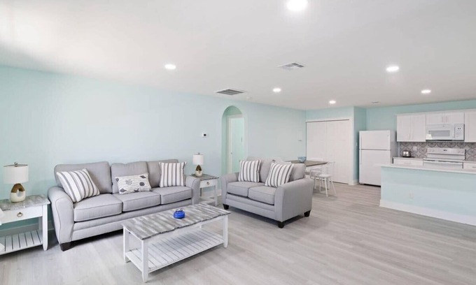 Bonita Springs Apartment | Osprey Suite- Cute Cottage Fenced Yard Pet Friendly